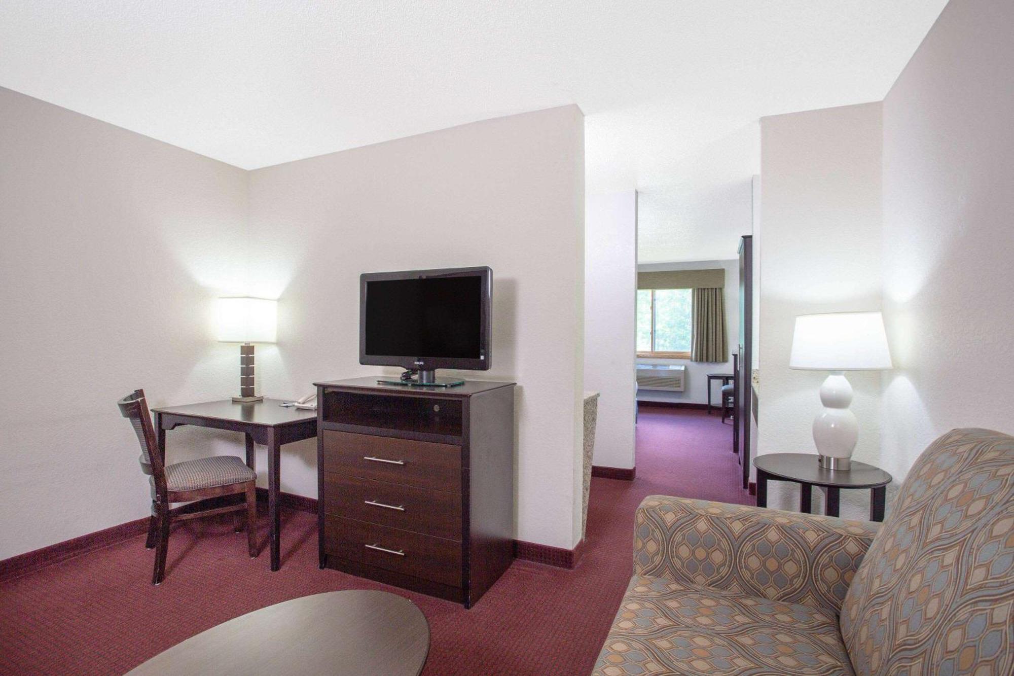 Americinn By Wyndham Hayward Dış mekan fotoğraf