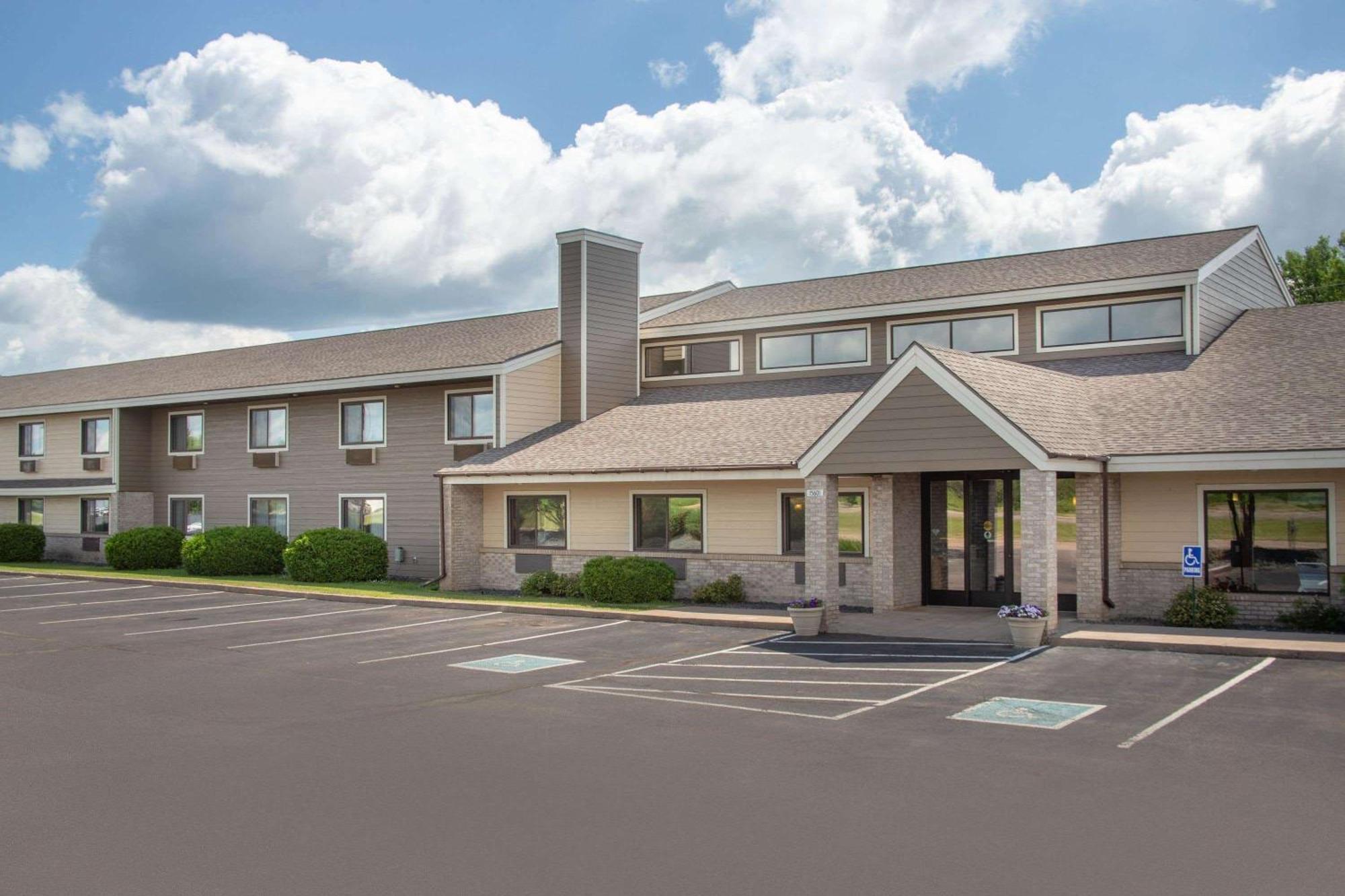 Americinn By Wyndham Hayward Dış mekan fotoğraf